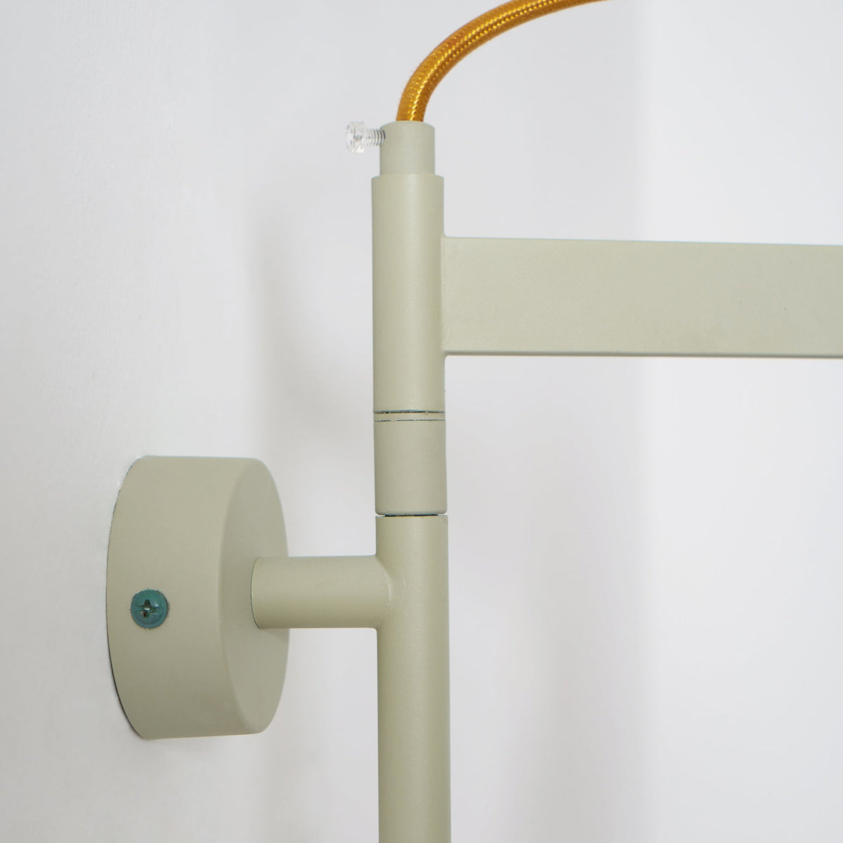 Ivela Modern Minimalist Plug-In Wall Lamp