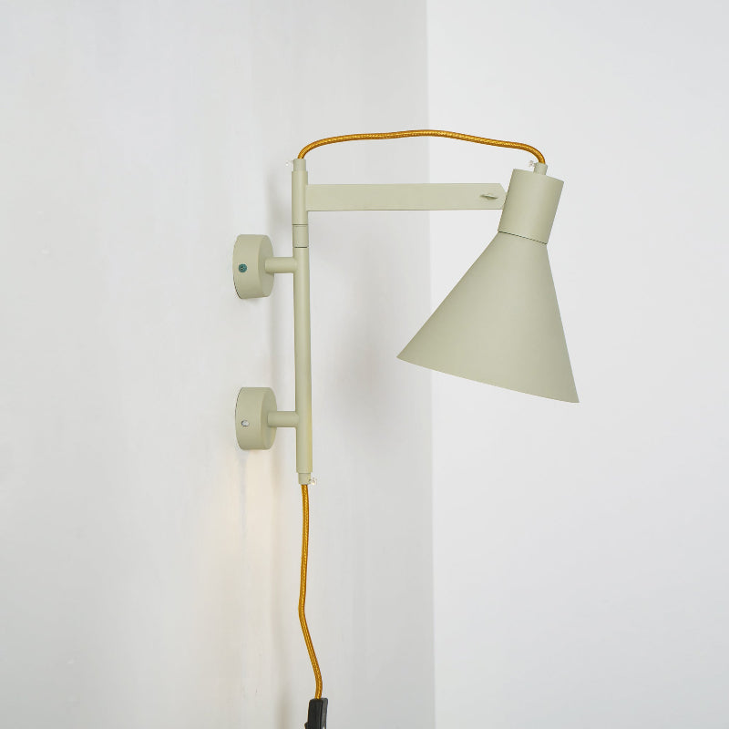 Ivela Modern Minimalist Plug-In Wall Lamp