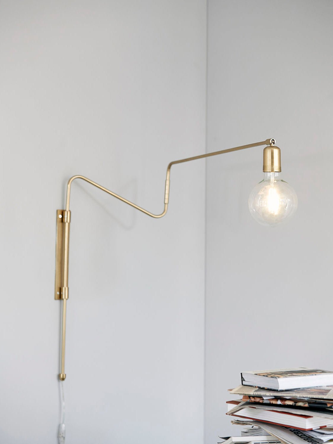 Elsoreth Modern Minimalist Swing Wall Lamp