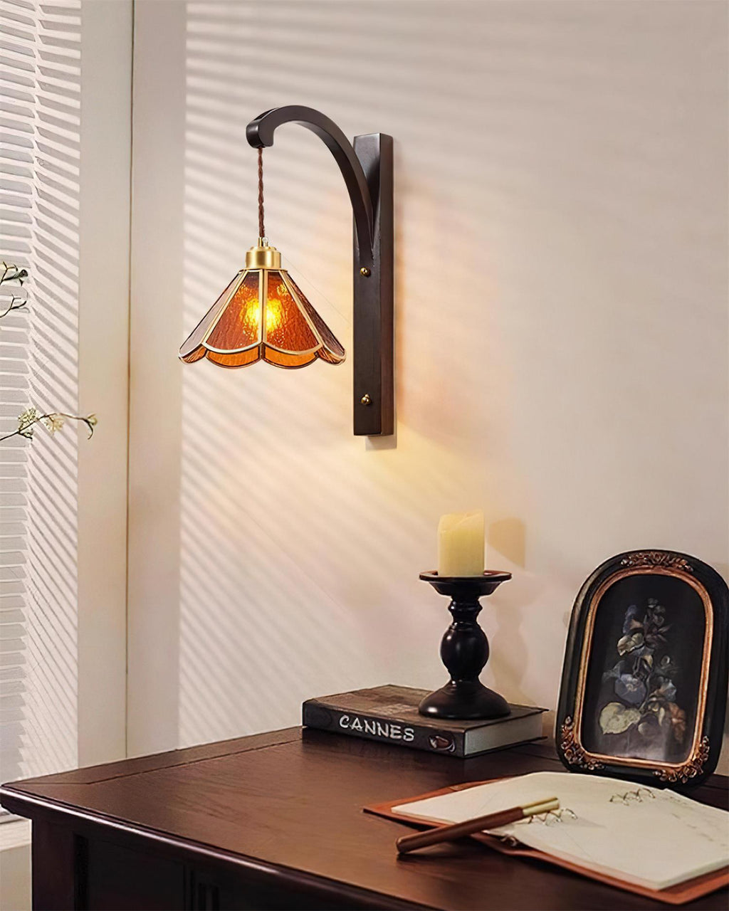 Clario Tavelle Wall Lamp flower-like Glass
