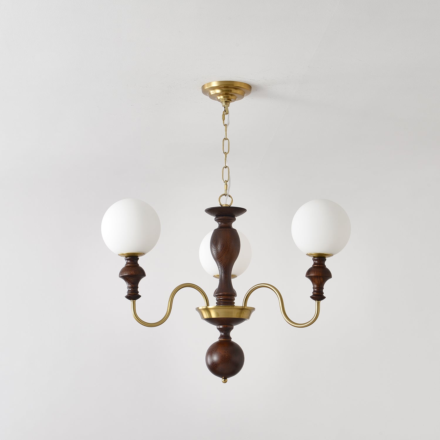 Lustra Chandelier Wood & Brass Timeless Globe