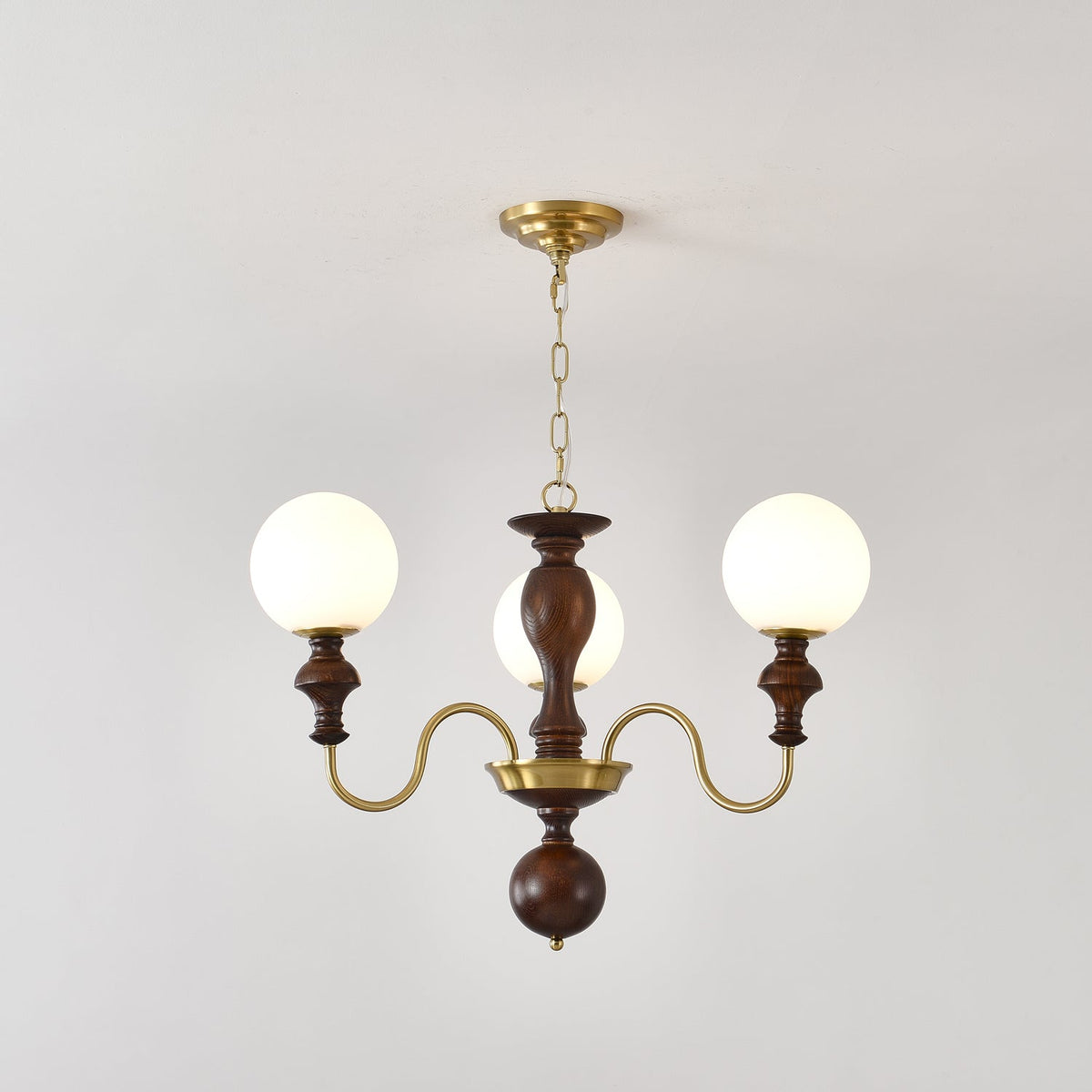 Lustra Chandelier Wood & Brass Timeless Globe