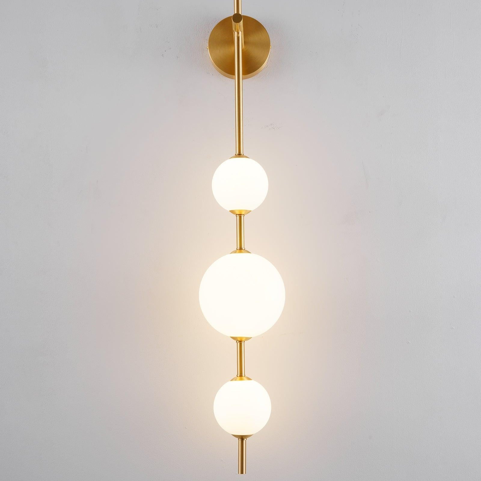 Lustra Wall Lamp Vertical Globe Minimalist