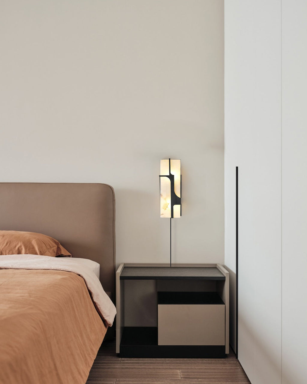 Ariel Wall Lamp Plug-In Bronze & Alabaster